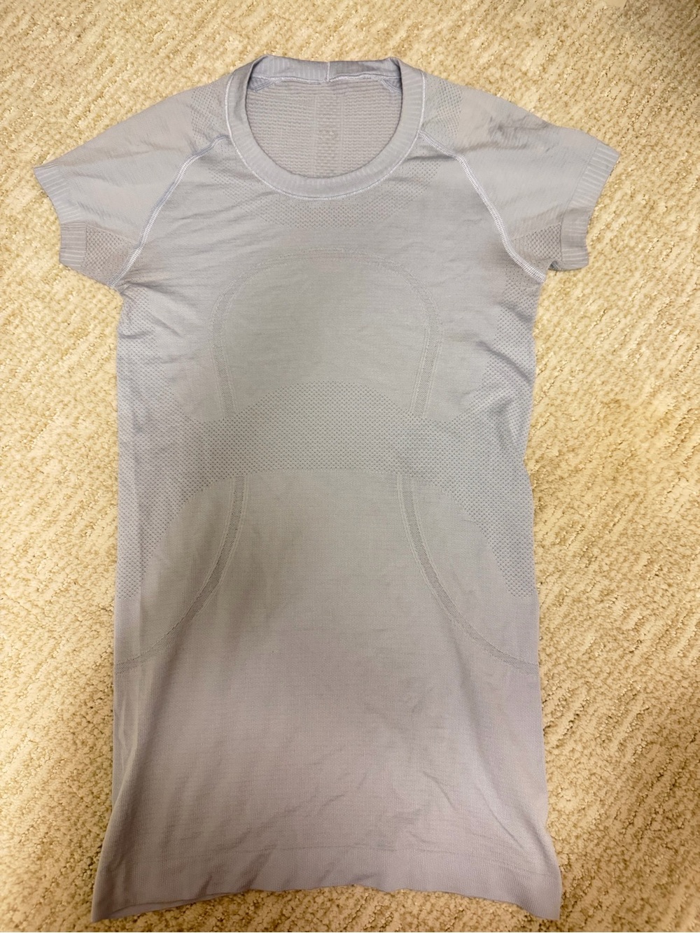 Women’s lululemon size 4 Short Sleeve Seamless Active Top in Light blue